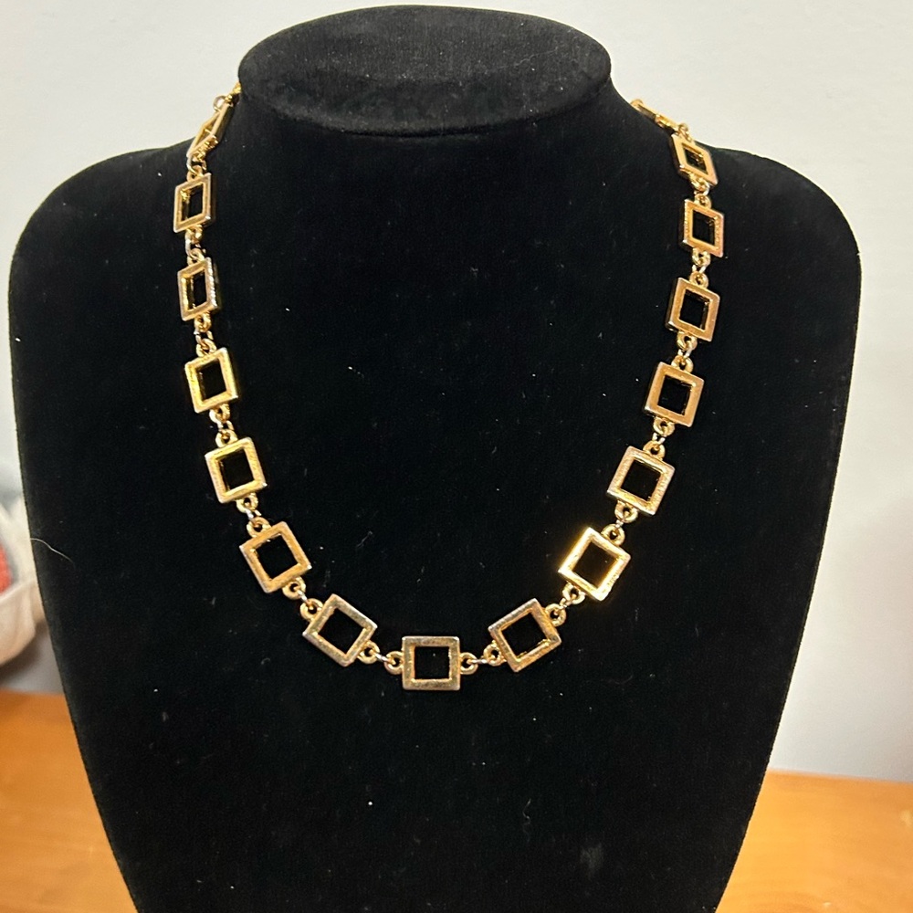 Chic Gold Geometric Necklace
